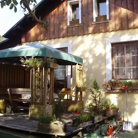 Nad Truhlarnou Holiday home Svoboda nad Upou