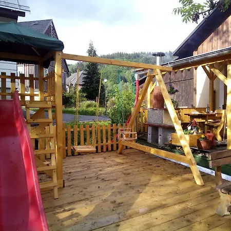 Nad Truhlarnou Holiday home Svoboda nad Upou
